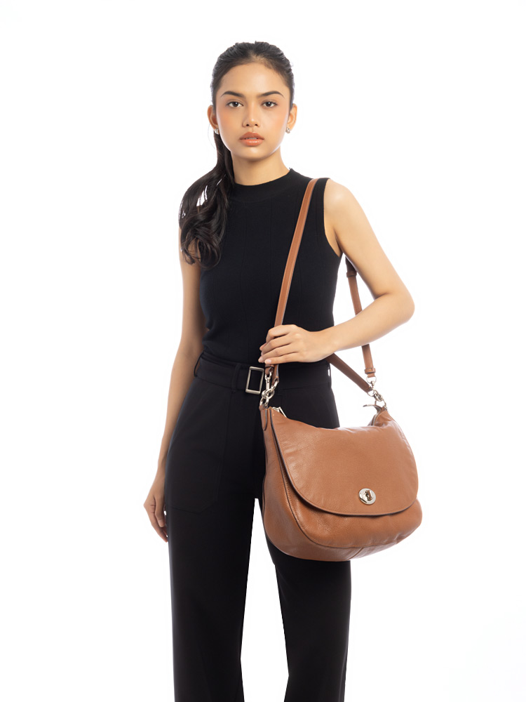 Pebble Leather Turnlock Hobo Brown