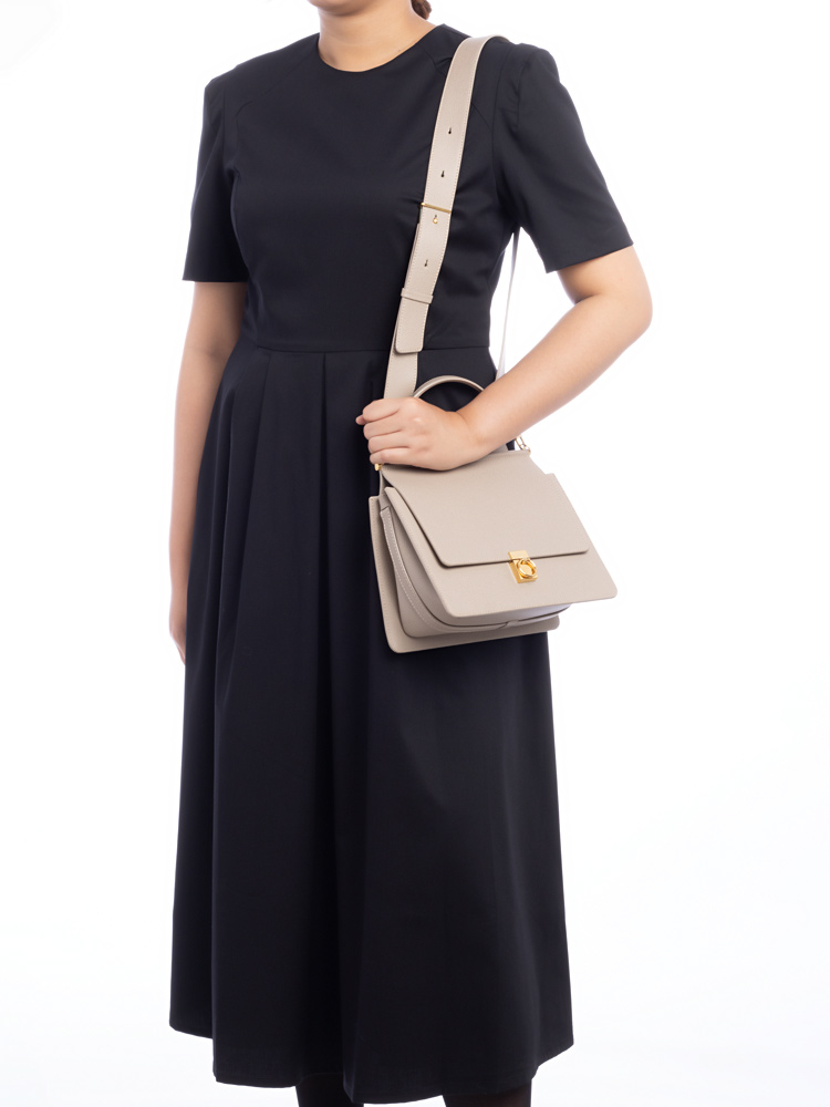 Calfskin Numéro Sept Taupe