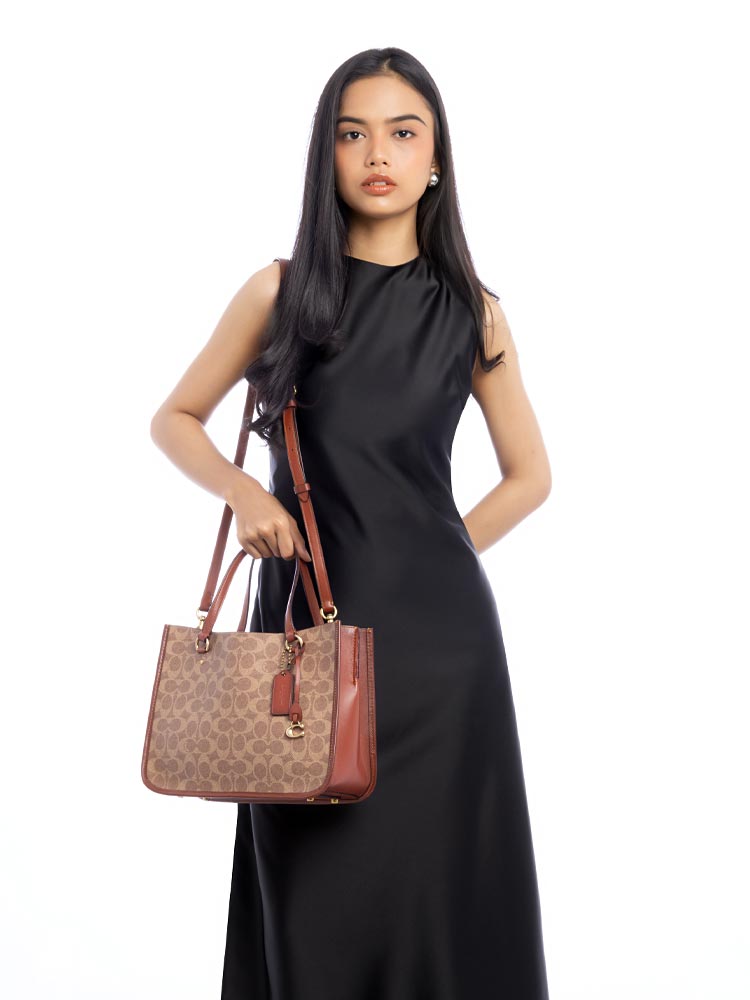 C3889 Signature Tyler 28 Carryall Tan Rust