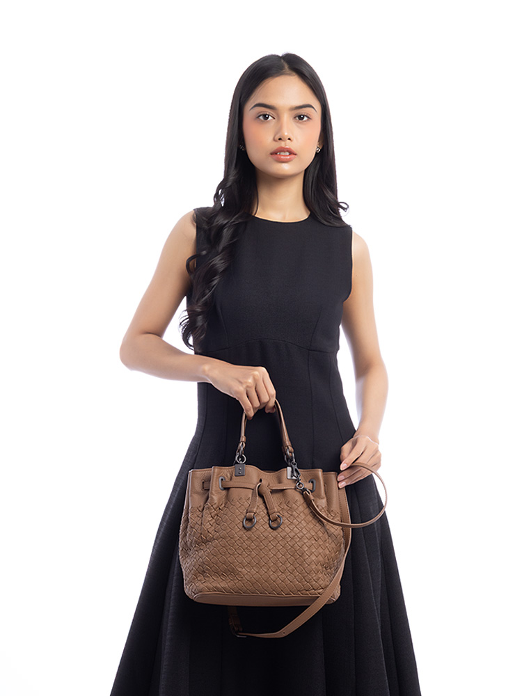 Nappa Intrecciato Cervo Small Bucket Bag Cammello