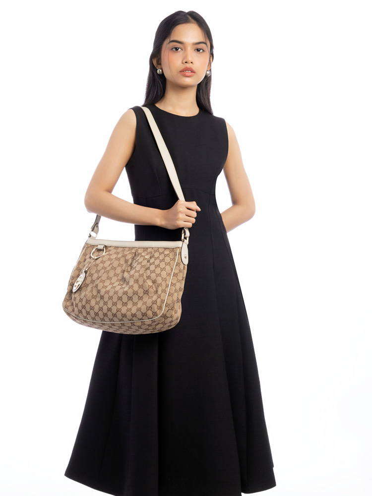 GG Canvas Sukey Messenger Taupe