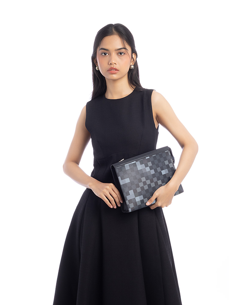 Damier Graphite Pixel Pochette Voyage MM Gris