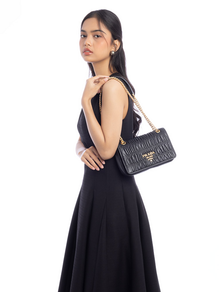 Napaa Gaufre Chain Flap Shoulder Bag Nero