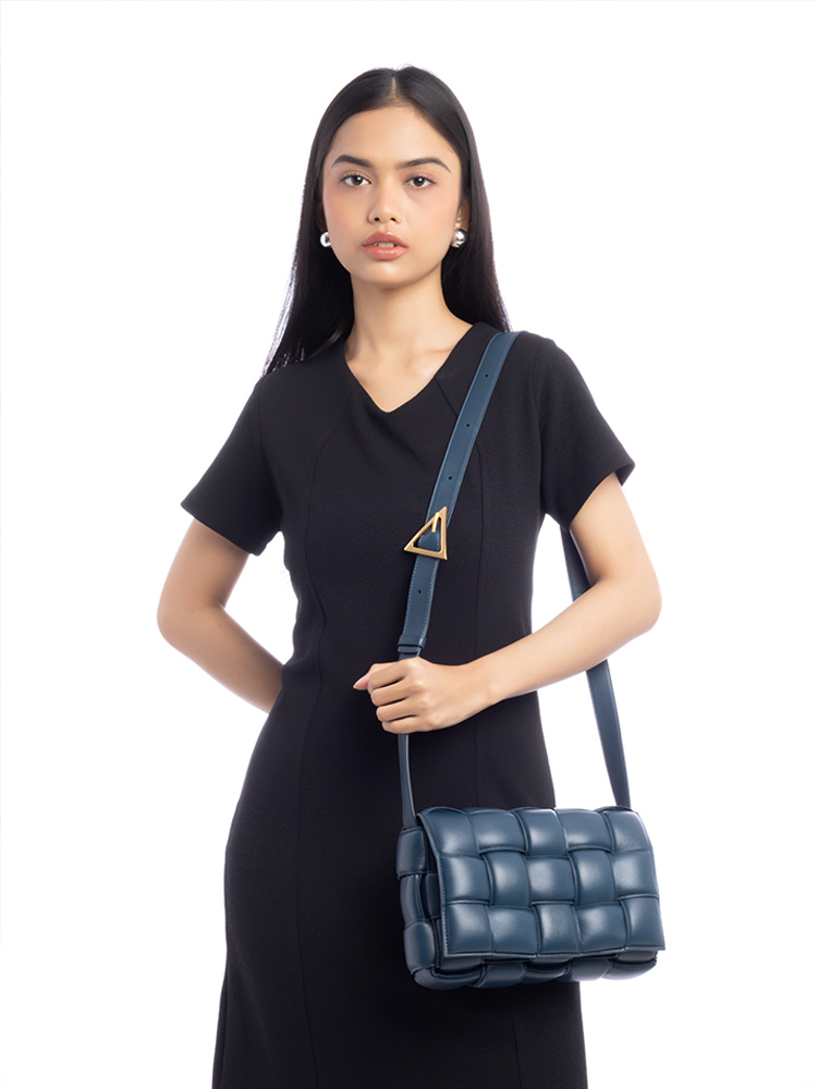 Maxi Intreccio Padded Cassette Crossbody Deep Blue