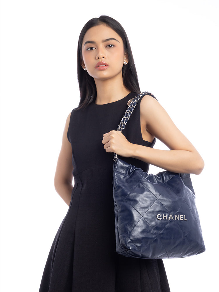 Shiny Calfskin Chanel 22 Small Handbag Navy Blue