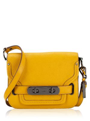 35611 Swagger Leather Shoulder Bag Flax