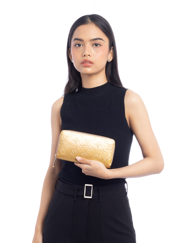 Monogram Vernis Zippy Beige Poudre