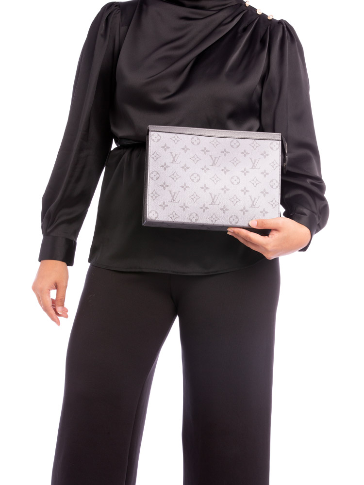 Monogram Taigarama Pochette Voyage MM Gunmetal