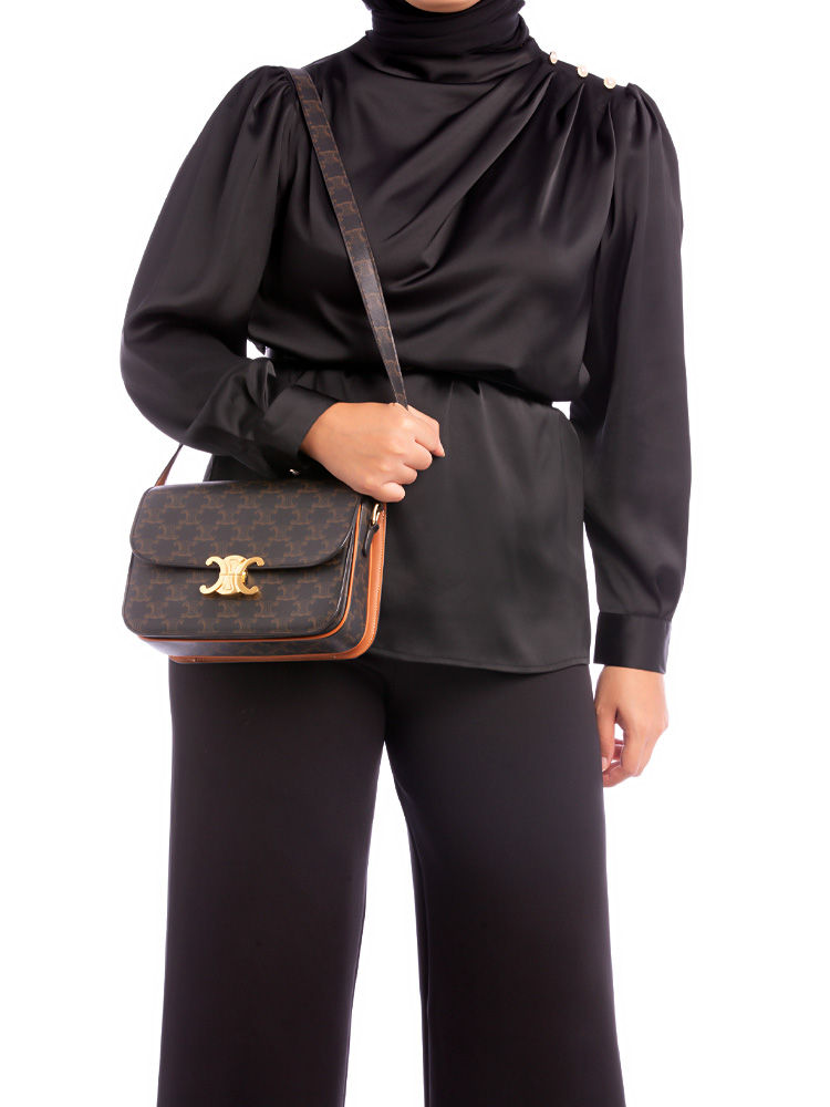 Triomphe Medium Shoulder Bag Tan