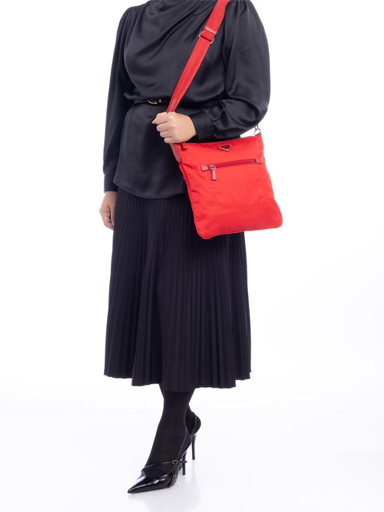 BT0715 Tessuto Saffiano Metal Small Flat Messenger Rosso