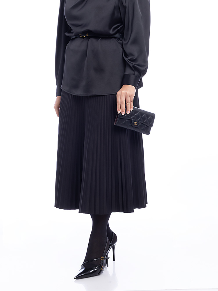 Caviar Long Flap Wallet Black