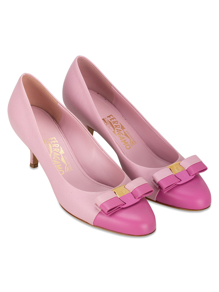 Pebble Calfskin Carla Pumps Anemone Marshmallow Sz 7.5