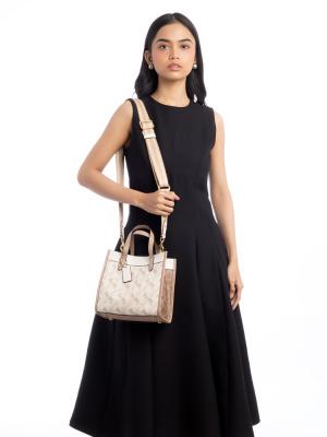 C3866 Signature Horse And Carriage Field 22 Tote Bag Chalk Multi