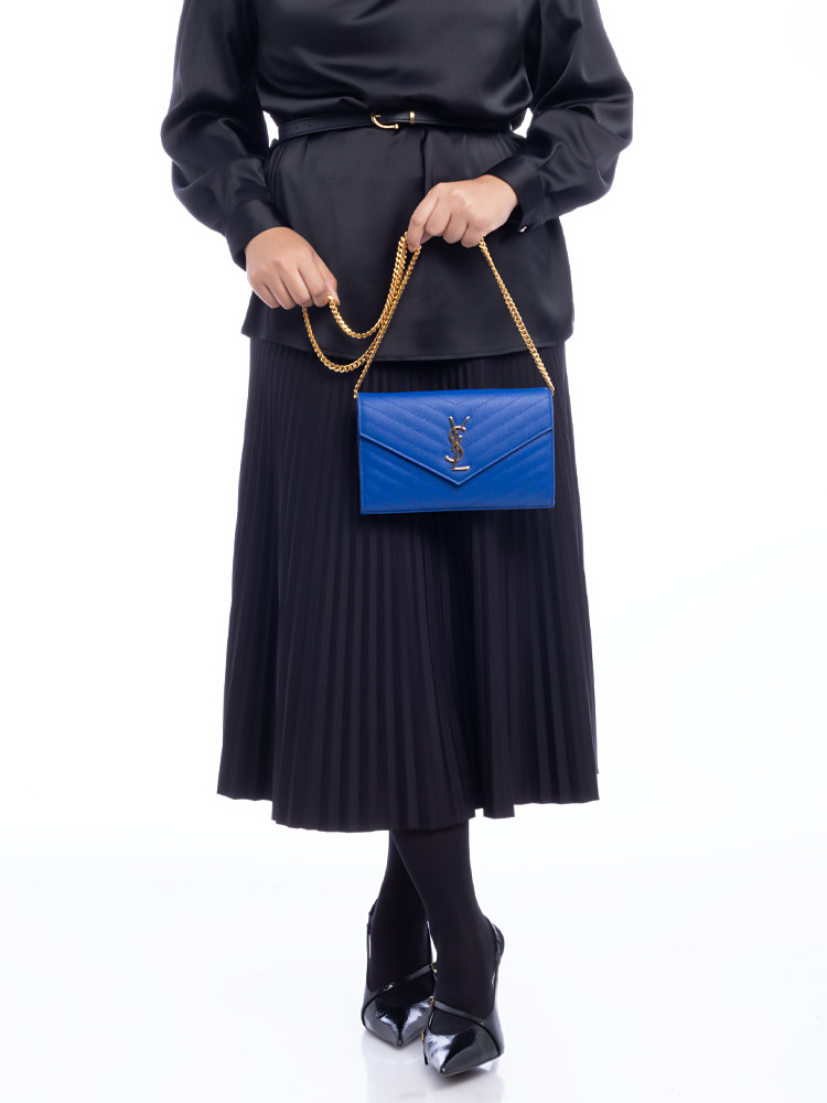 Grain De Poudre Matelasse Monogram 22cm Chain Wallet Blue Majorelle