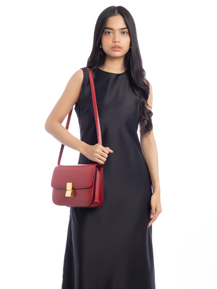 Calfskin Classic Box Medium Flap Bag Red