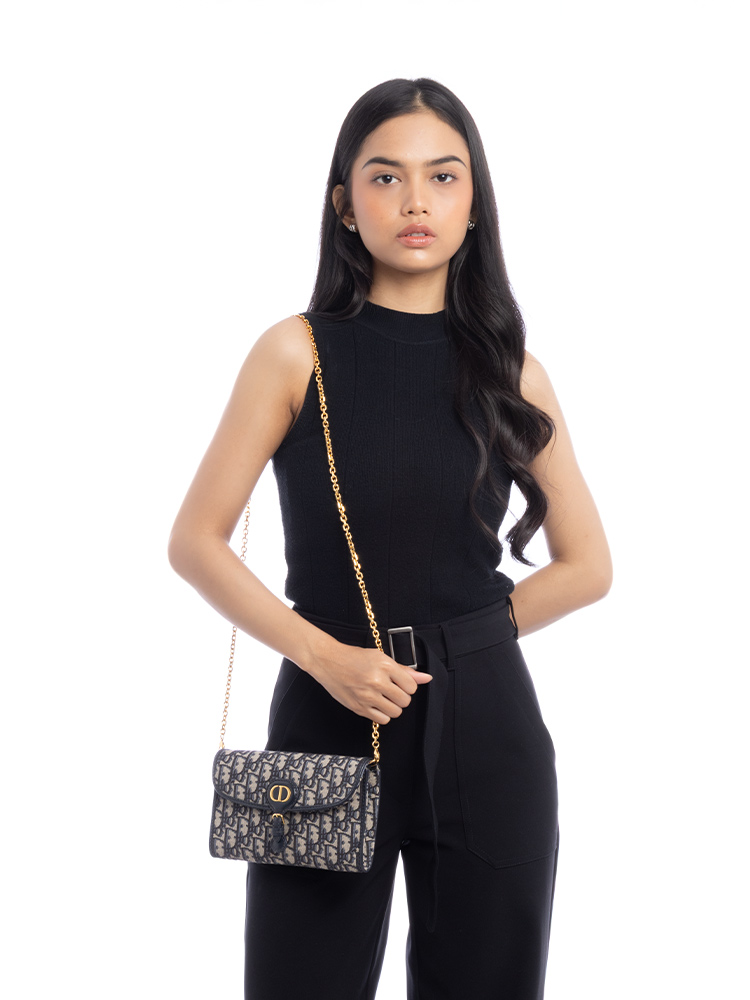 Oblique Bobby East West Pouch With Chain Blue