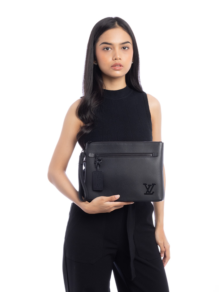 Grained Calfskin Aerogram Takeoff Pouch Noir