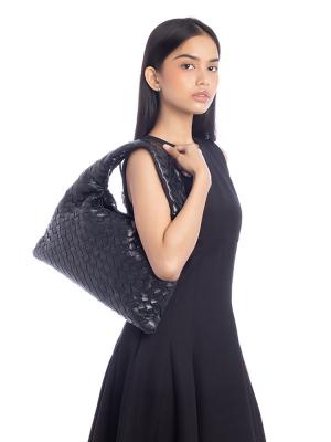 Calfskin Intrecciato Hop Small Shoulder Bag Nero