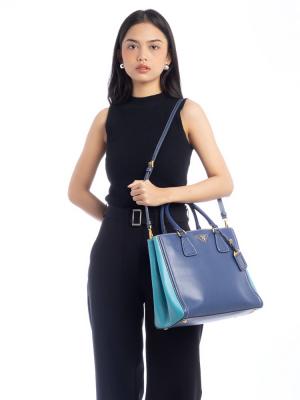 BN2438 Saffiano Lux Two Tone Tote Bluette Turchese
