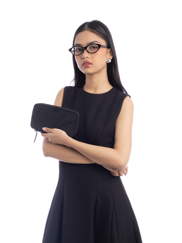 Voyageur Zip Organizer Wallet Black