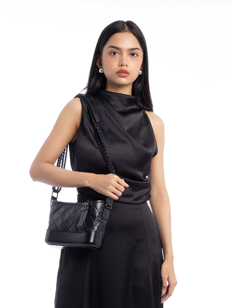 Aged Calfskin Small Gabrielle Hobo So Black