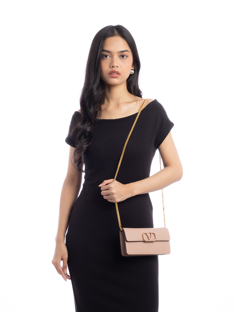 Grainy Calfskin Vlogo Chain Wallet Rose Cannelle