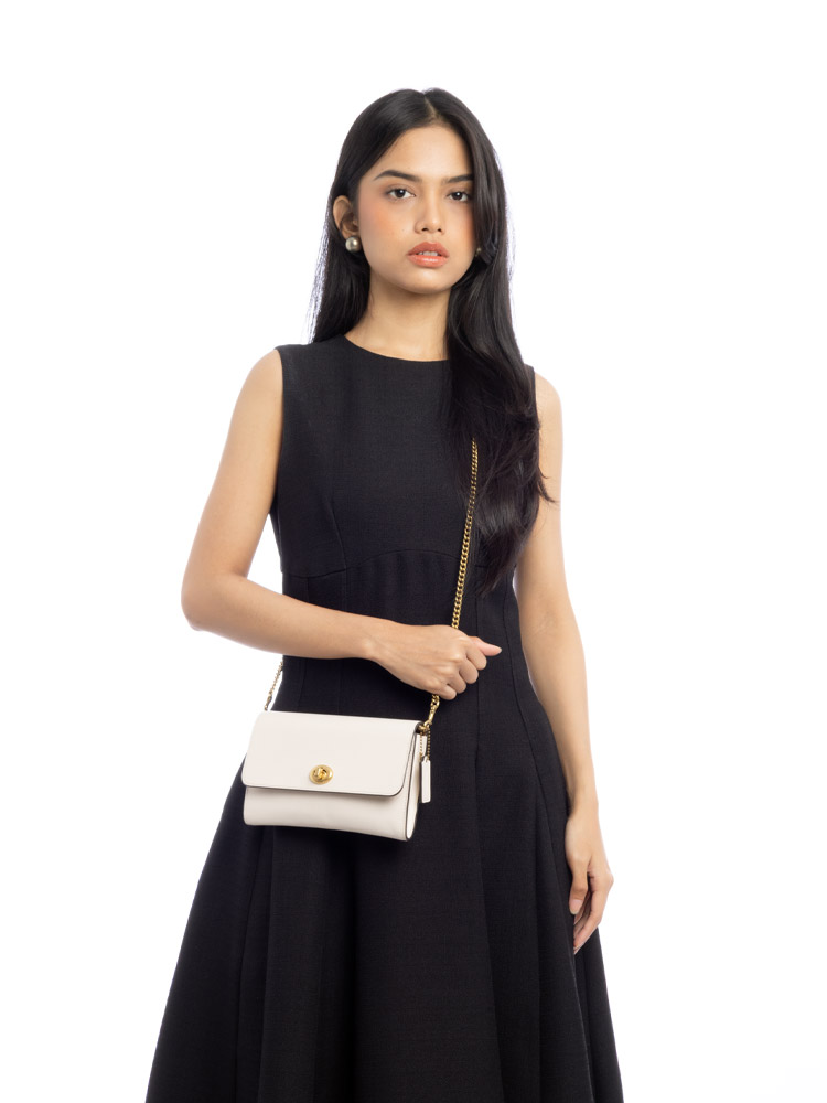 C4643 Marlow Turnlock Chain Crossbody Chalk