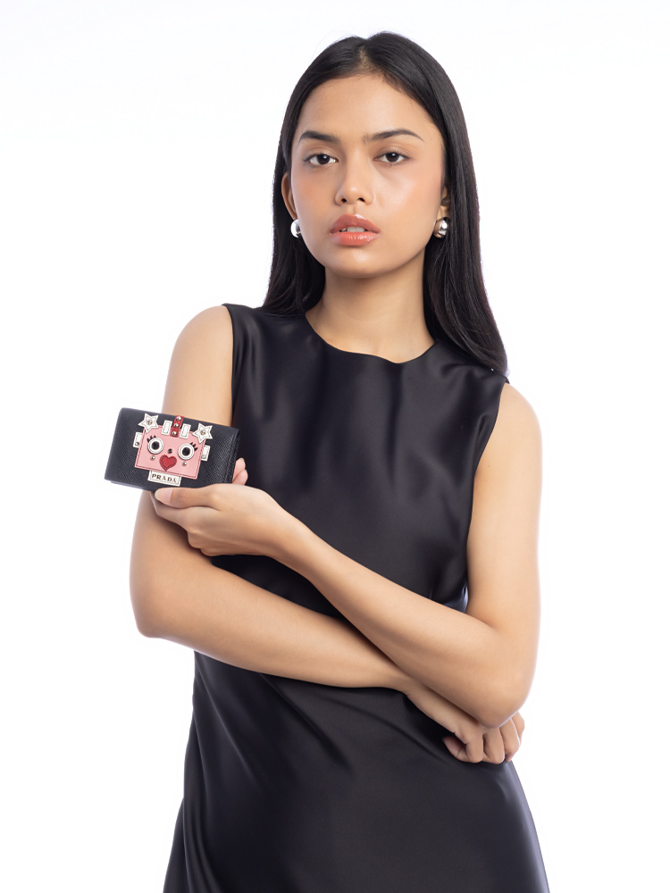 1MC122 Saffiano Robot Bi-Fold Card Holder Nero Petalo