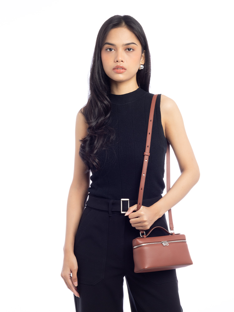 Tender Calfskin L19 Extra Pocket Pouch Kummel