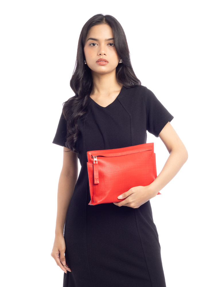 Calfskin Linen T Pouch Red