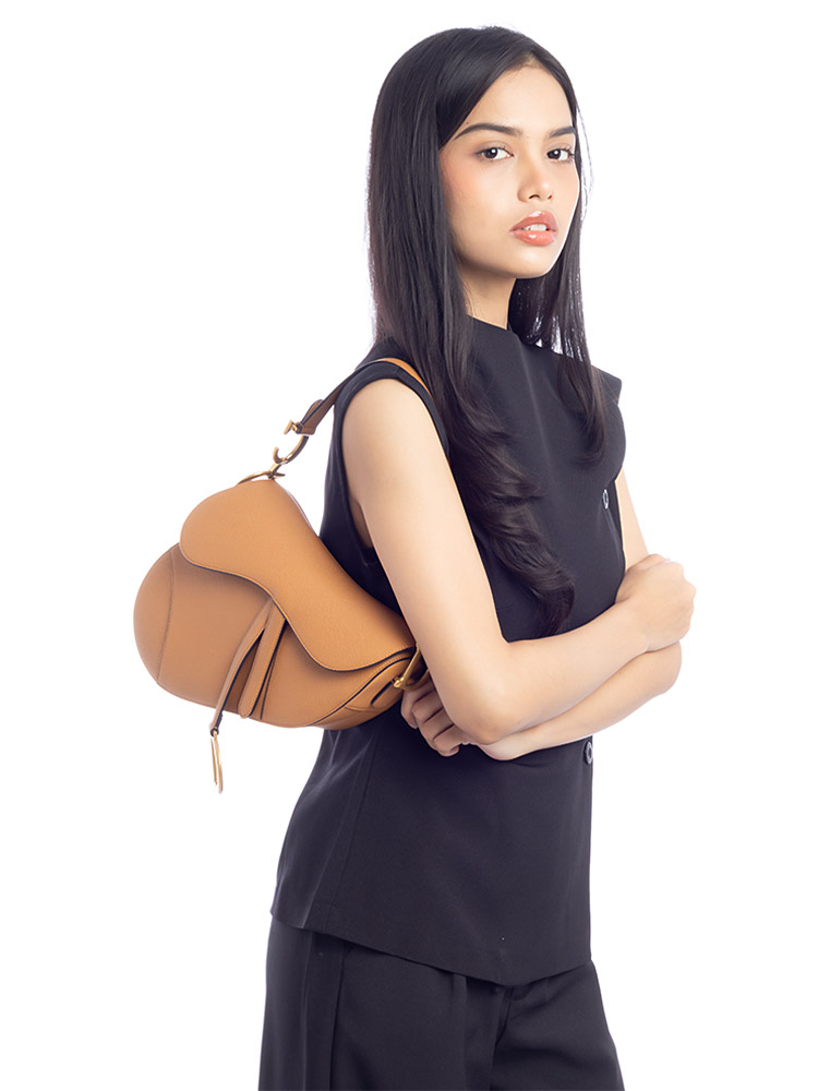 Grained Calfskin Medium Saddle Bag with Strap Camello