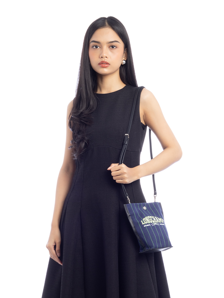 Essential XS Crossbody Navy