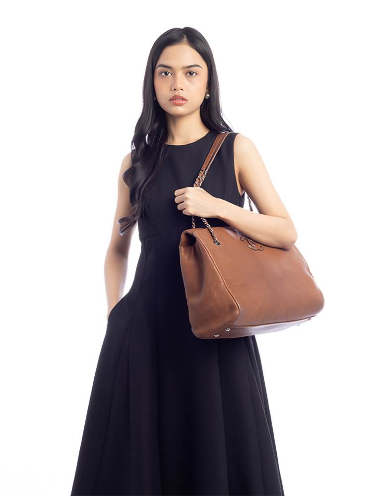 Nubuck CC Hamptons Large Flap Bag Brown