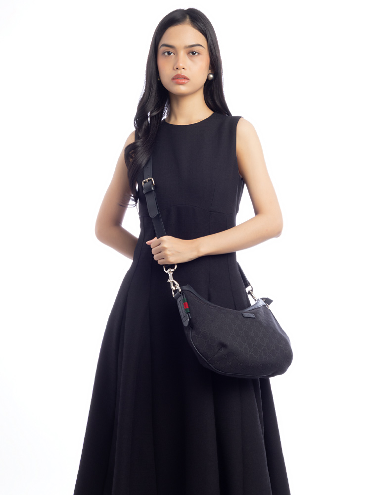 GG Canvas Half Moon Medium Messenger Black