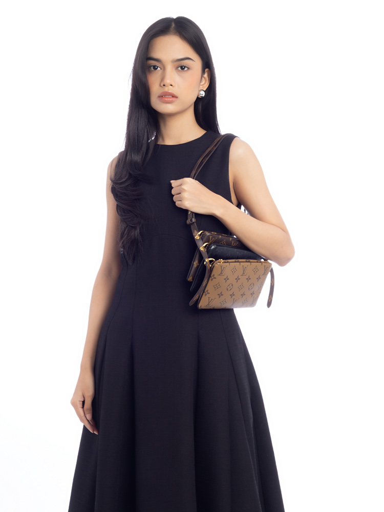 Monogram Reverse Lambskin LV3 Pouch Noir