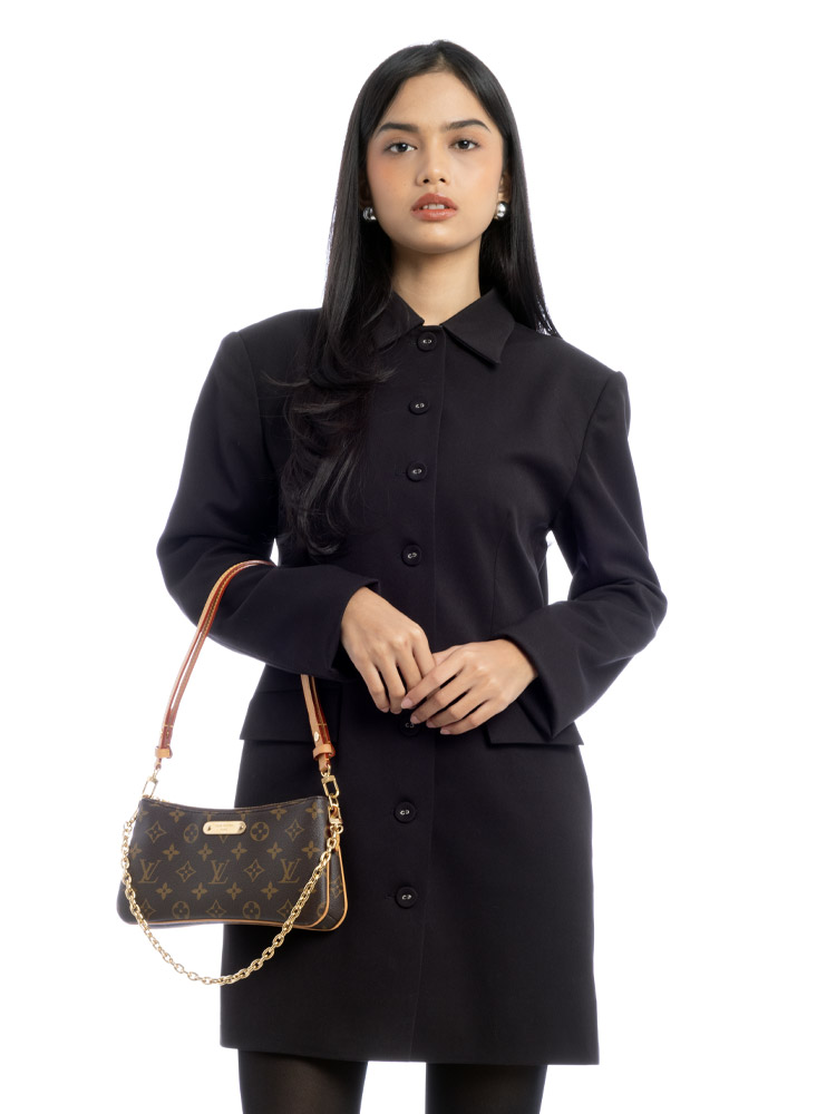 Monogram Liv Pochette