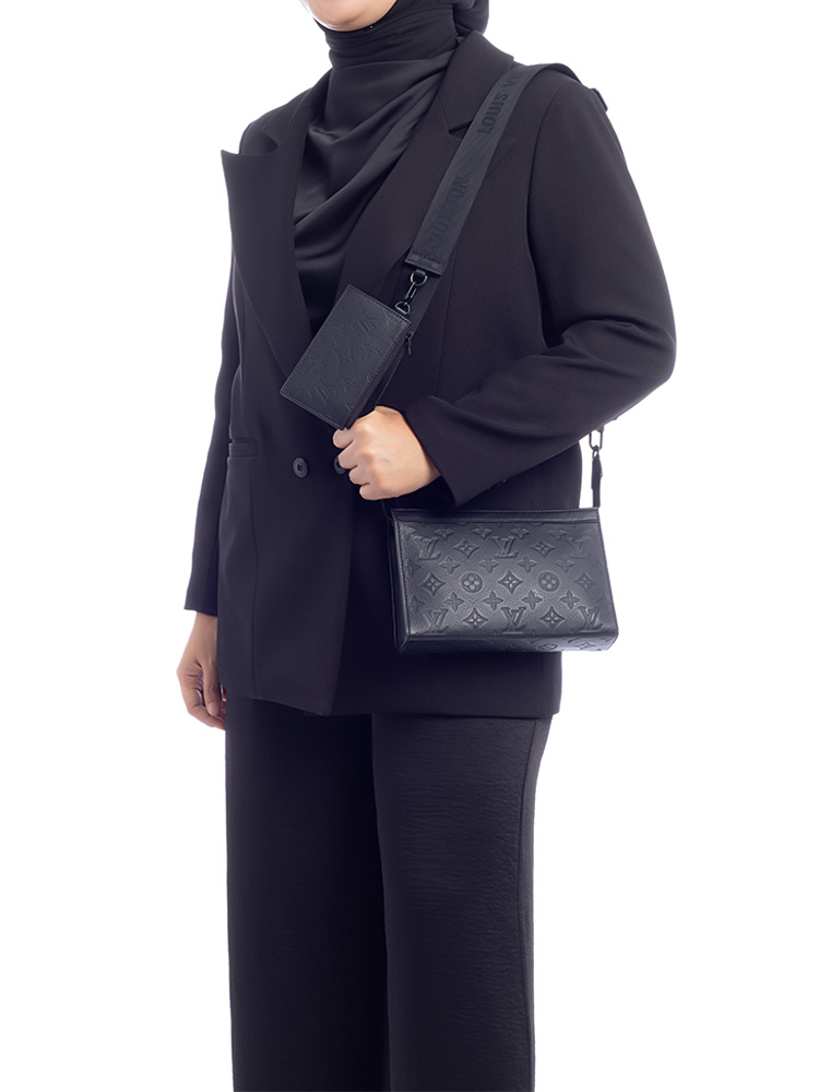 Calfskin Monogram Shadow Gaston Wearable Wallet Noir