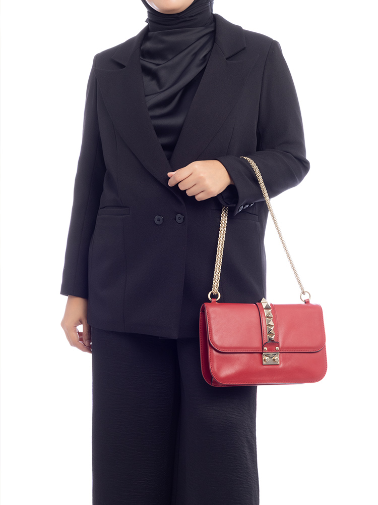 Vitello Rockstud Glam Lock Medium Flap Bag Red