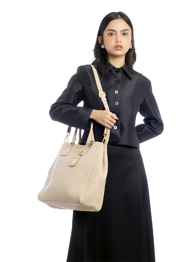 BN2495 Vitello Daino North South Tote Sabbia