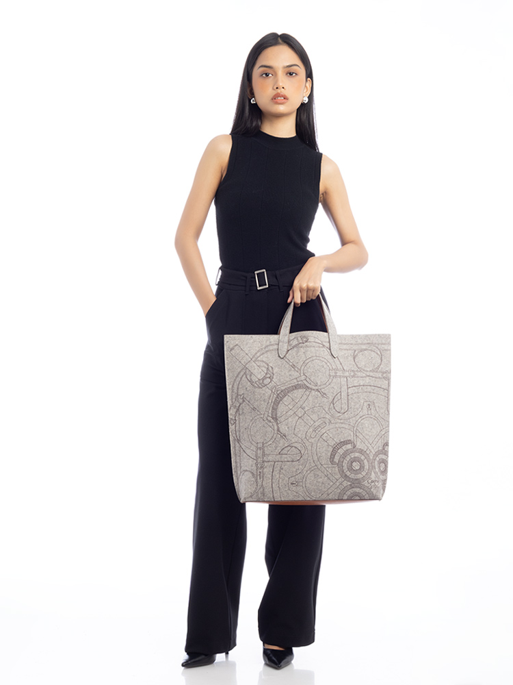 Felt Eperon d'Or Carrimi Tote GM Grey