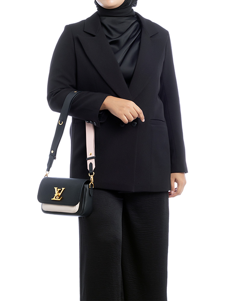 Grained Calfskin Lockme Tender Noir