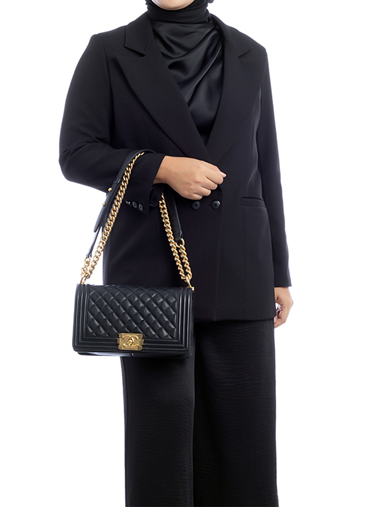 Caviar Medium Boy Flap Bag Black