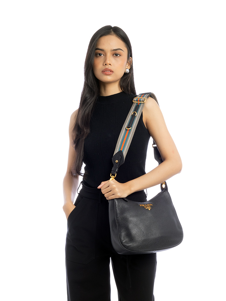 Vitello Phenix Small Messenger Nero