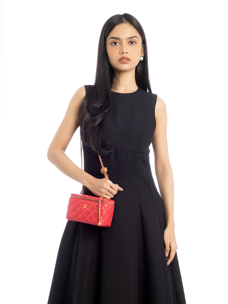 Lambskin Pearl Crush Small Vanity Case With Chain Red