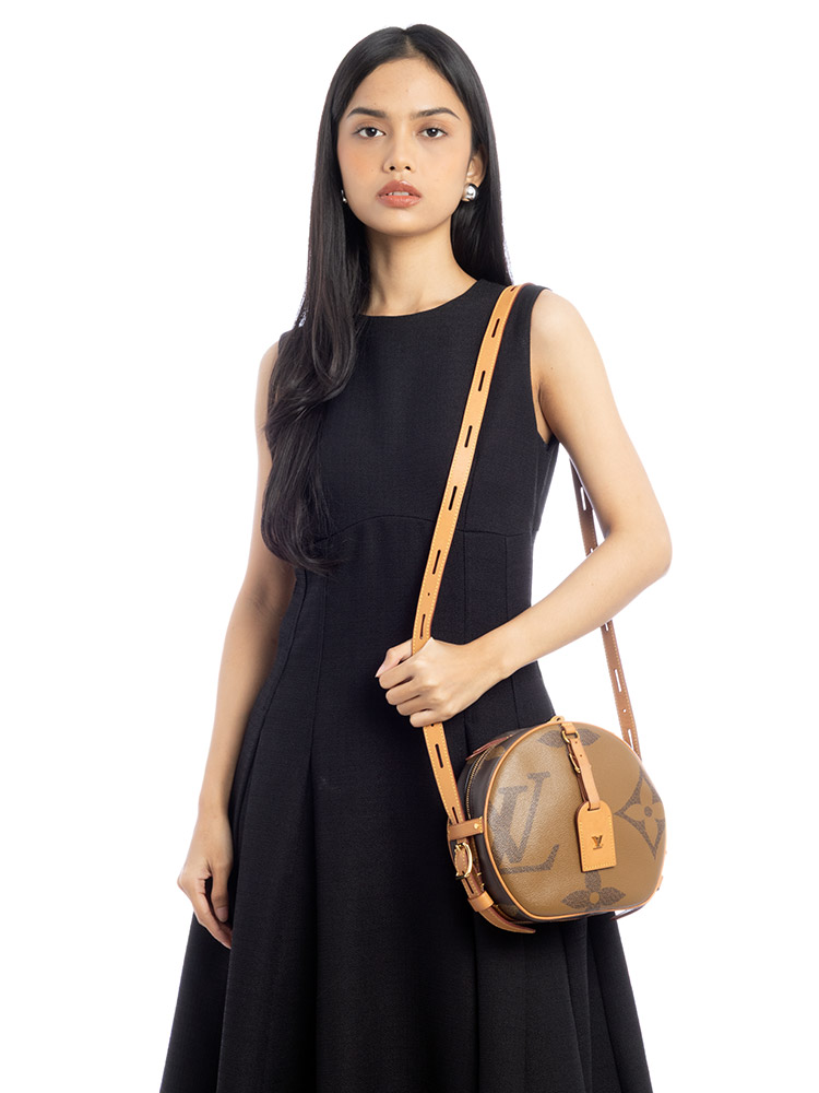 Reverse Monogram Giant Boite Chapeau