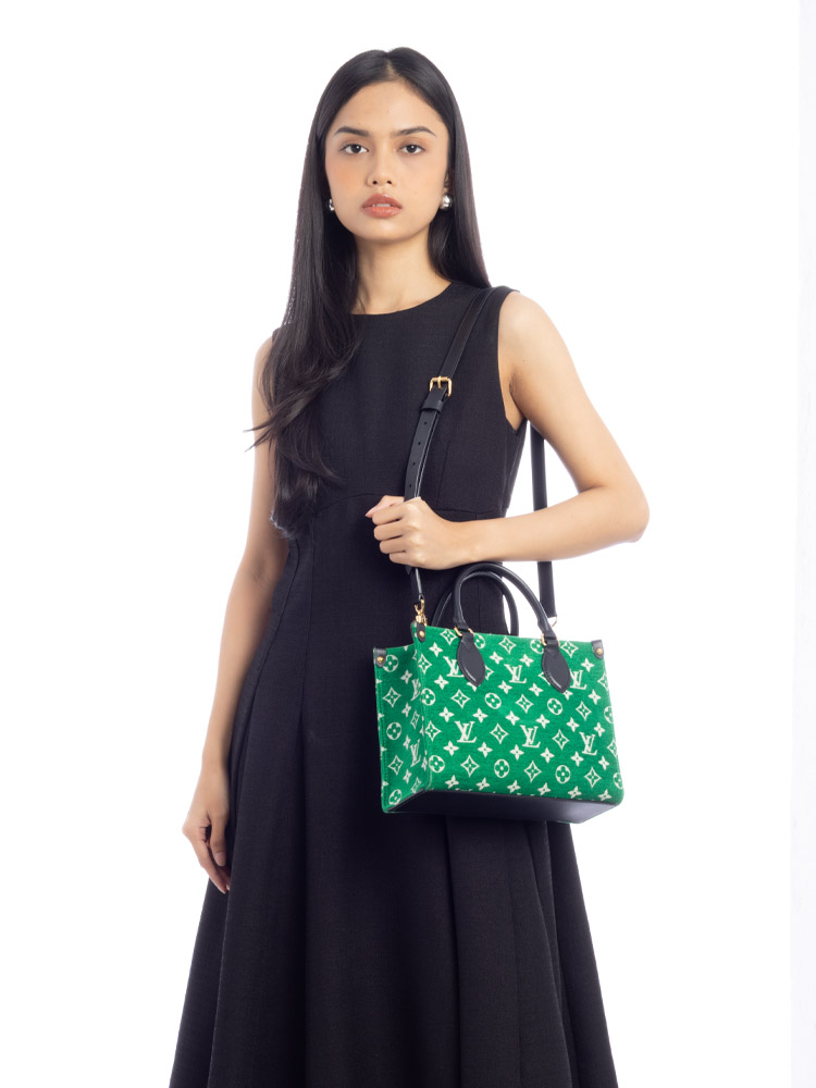 Jacquard Velvet Monogram Onthego PM Vert