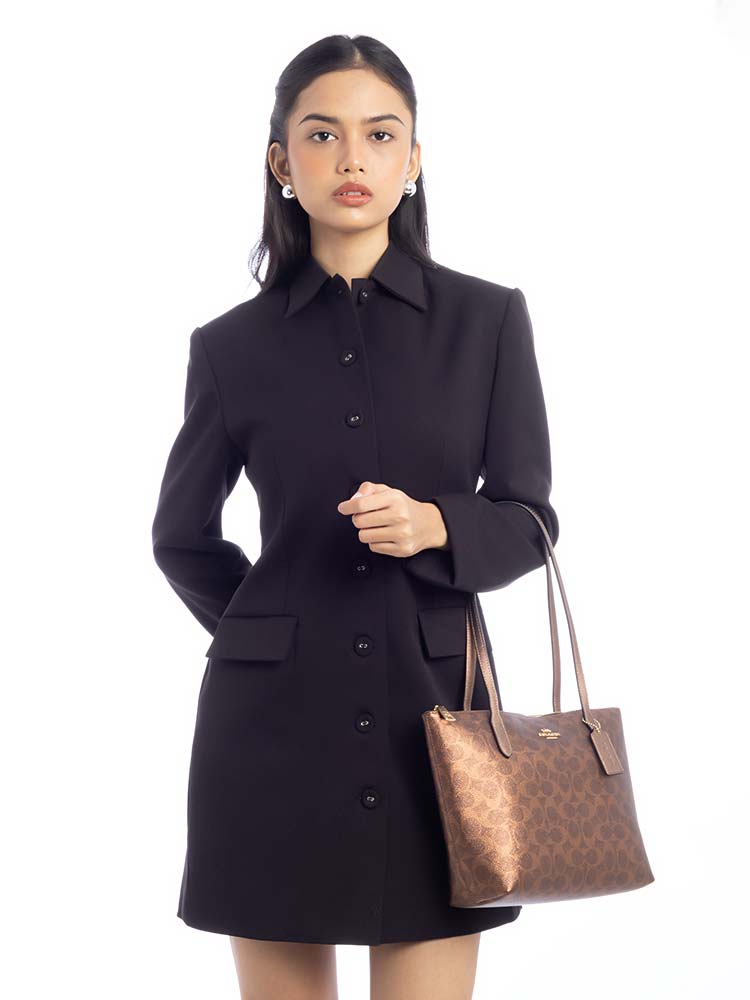 CW396 Signature Fiona Zip Tote Brown Copper