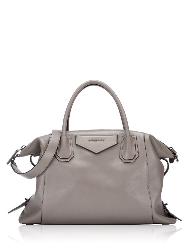 Smooth Calfskin Medium Soft Antigona Pearl Grey