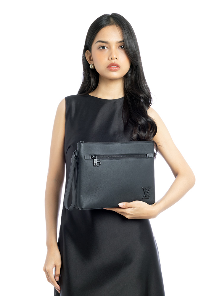 Grained Calfskin Aerogram Takeoff Pouch Noir