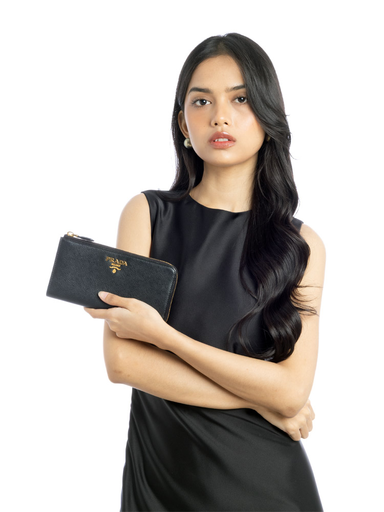 1ML030 Saffiano Metal Zip Wallet Nero